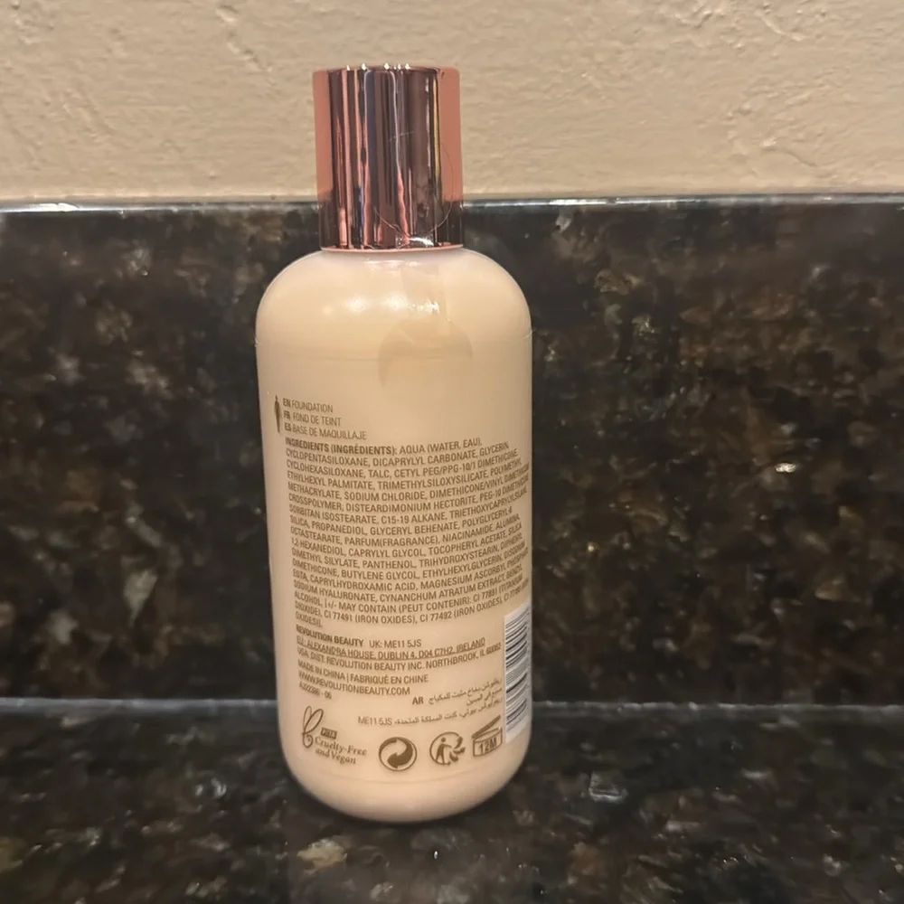 NEW Makeup Revolution Glow Body Veil Face & Body Foundation With Hyaluronic Acid